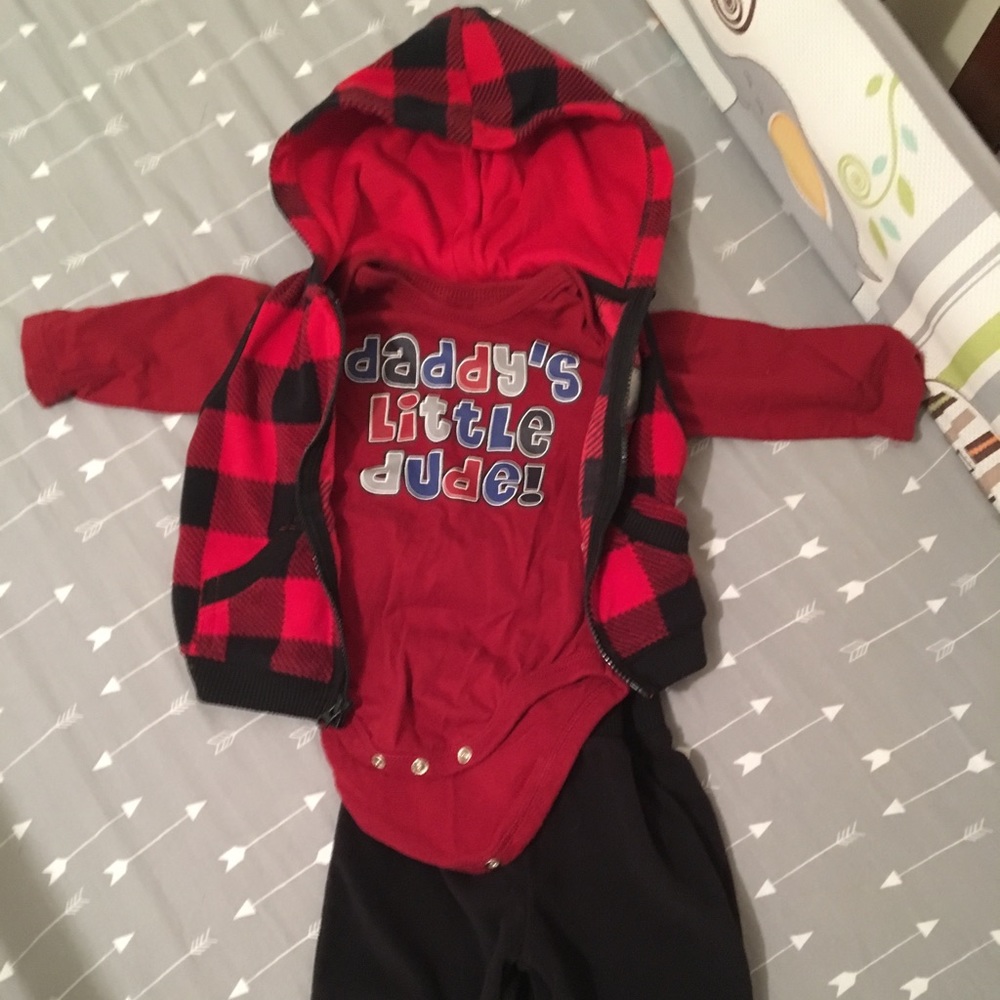 6 month Carter’s fleece outfit